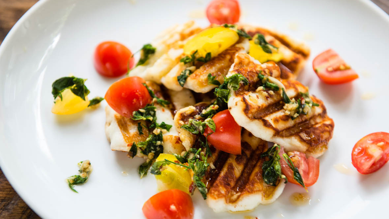 Halloumi & Tomato Salad with Garlic Herb Oil - Lettuce Grow