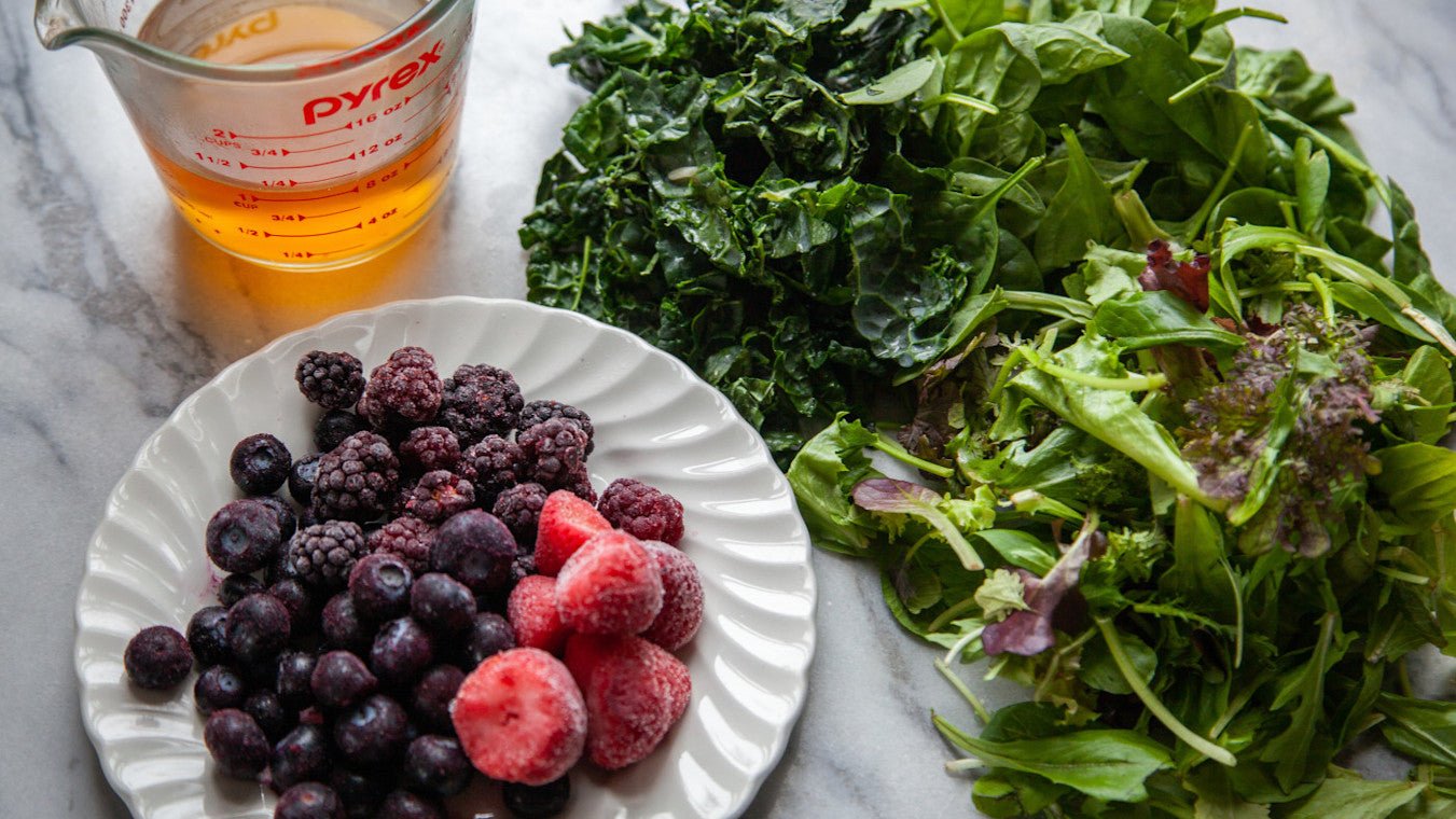 Antioxidant Berry Green Smoothie - Lettuce Grow