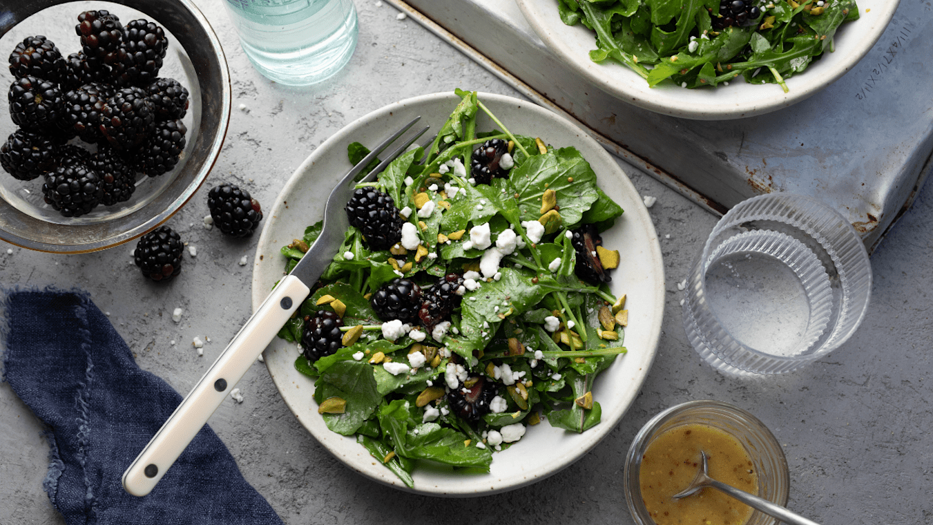 Spring Arugula & Blackberry Salad - Lettuce Grow