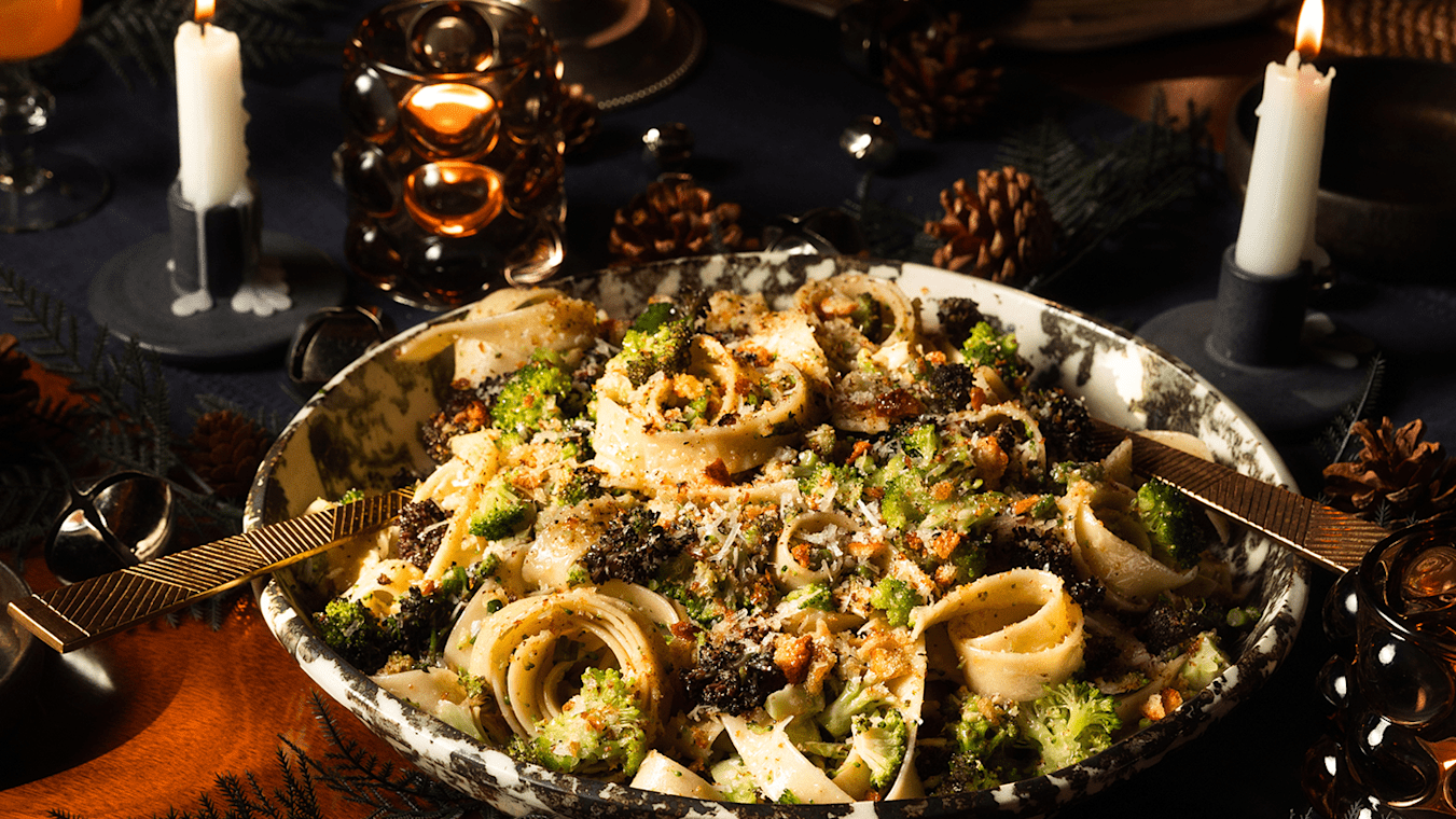 Broccoli Tagliatelle with Garlic and Lemon Zest - Lettuce Grow