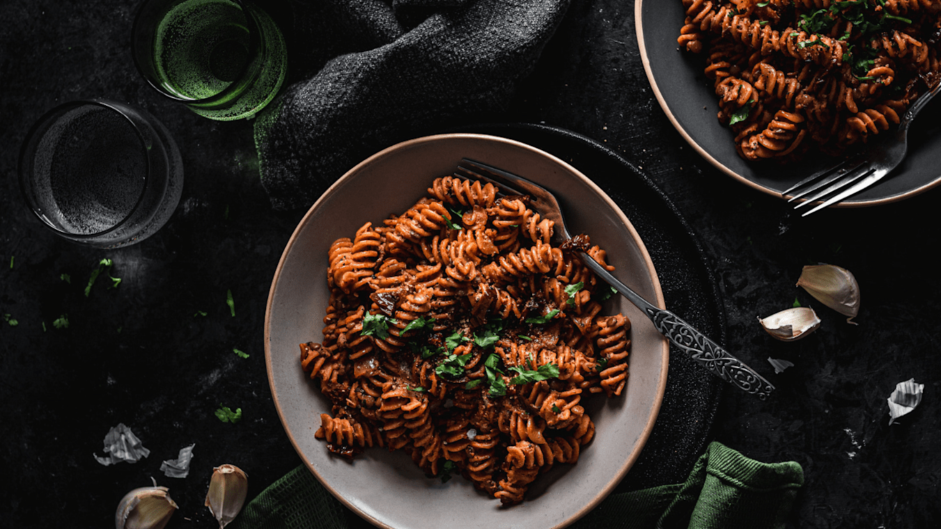 Chunky Vegan Rosé Pasta - Lettuce Grow